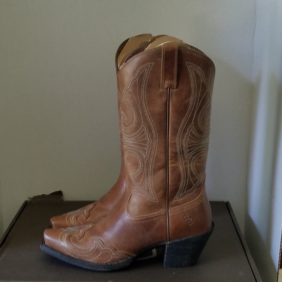 ariat round up d toe wingtip